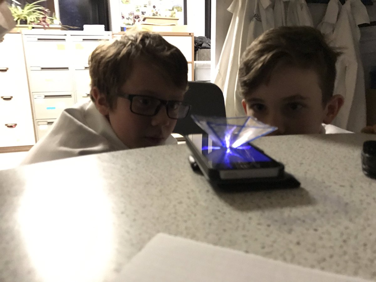 GSA_STEMClub's tweet photo. Another fantastic STEM session making hologram projectors #STEM https://t.co/Iq6OctIo18
