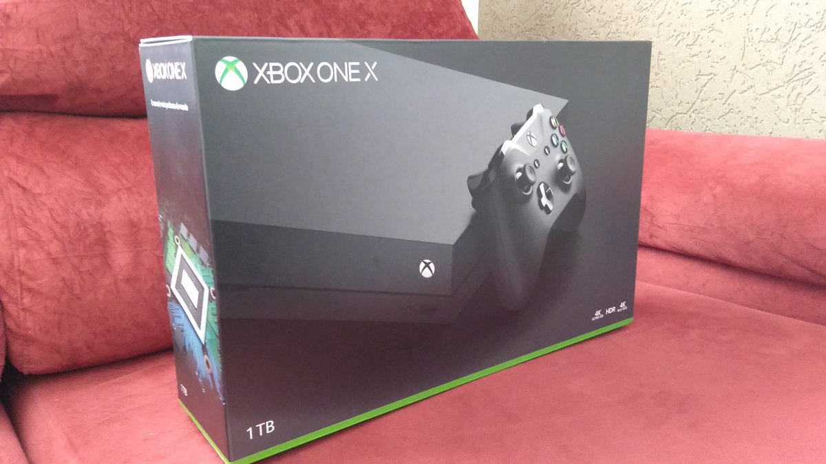 xCarpenedo's tweet photo. Olha o presente que chegou aqui, da @XboxBR. Sem palavras, muito obrigado pelo carinho e reconhecimento! #VemMonstro #XboxOneX https://t.co/u7AuLzvPNV
