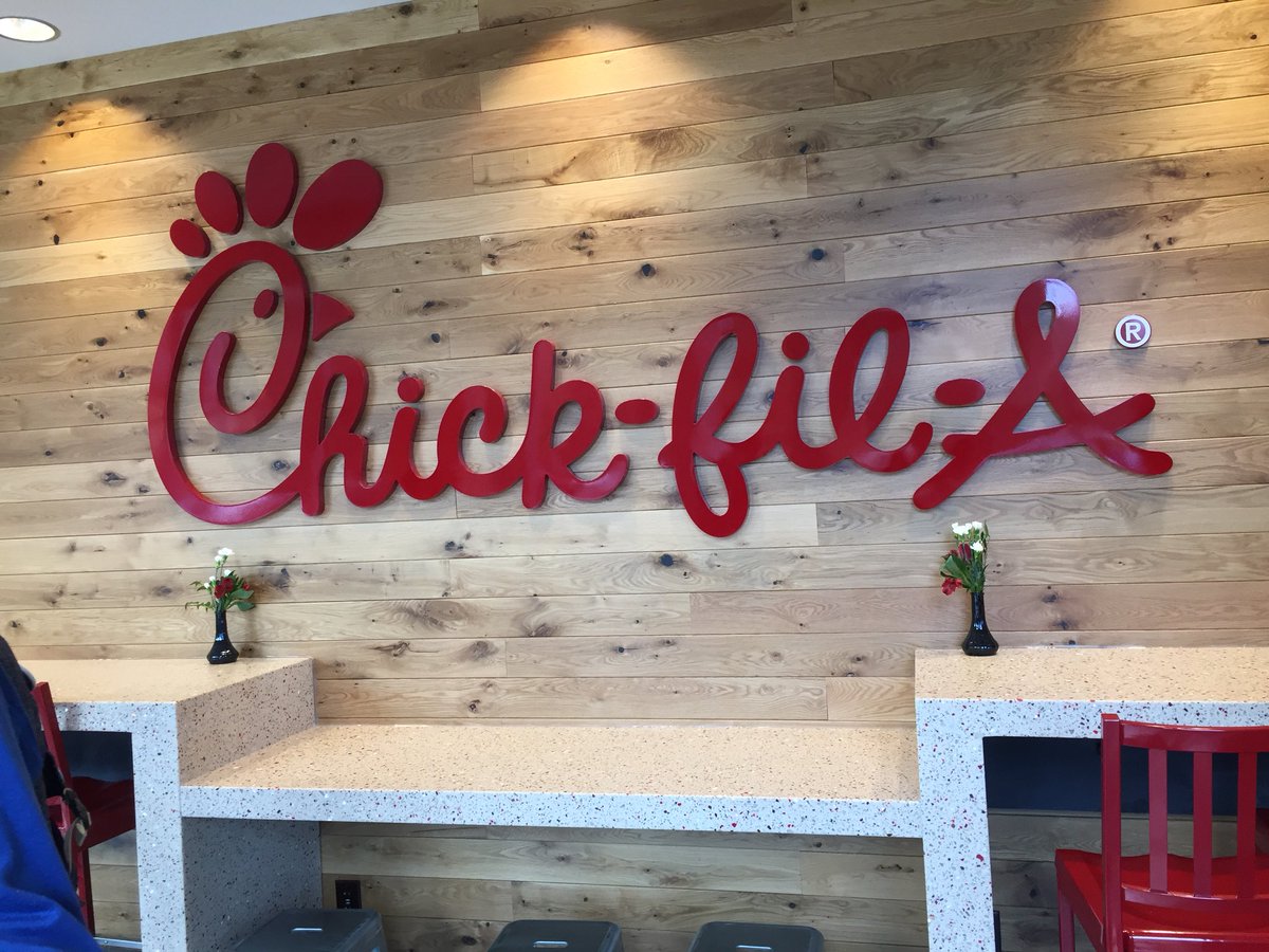 daniellacmora's tweet photo. “Daniella, you just finished all your finals for the semester. What are you going to do now?”    I’M GOING TO CHICK FIL A!!!!!!!!!! @CFATheStandard @ChickfilA #myfave #yum https://t.co/V0PNTo3UQF