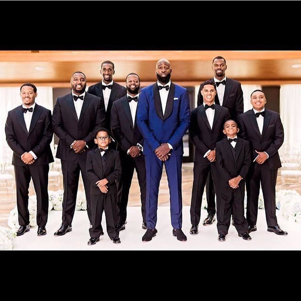 munaluchiBride's tweet photo. Brotherly love!🔥#dailydoseofdapper @quincyacy.
#munaluchibride #munaluchibridal #groomsquad #brotherlylove
________
Photography: @pharrisphotos
Planner: @keestone_events https://t.co/yNEHD493dH https://t.co/kDSONGqQke