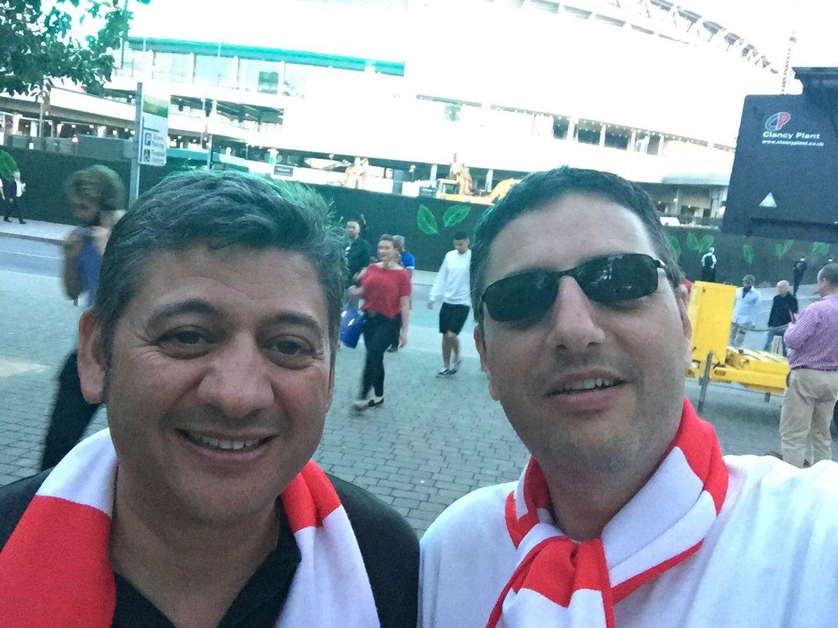 pigsy20's tweet photo. Happy birthday big bro @PanayiPeter #49undefeated https://t.co/u8ehV4JEEm