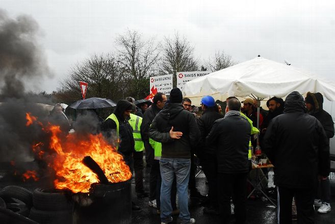 larep_fr's tweet image. L&apos;entreprise Swiss Krono à l&apos;arrêt à Sully-sur-Loire larep.fr/sully-sur-loir…