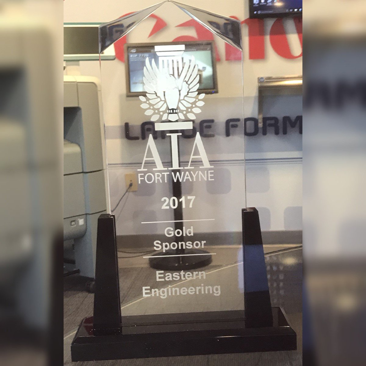 EasternEng1's tweet photo. Our Fort Wayne Manager, Jamie Vaughn attended @AIAFW Design Awards & Holiday Party. Eastern Engineering was recognized as a Gold Sponsor. #FortWayneIN #EasternEngineering #Indiana #Colorprinting https://t.co/4GT7bKY57Q