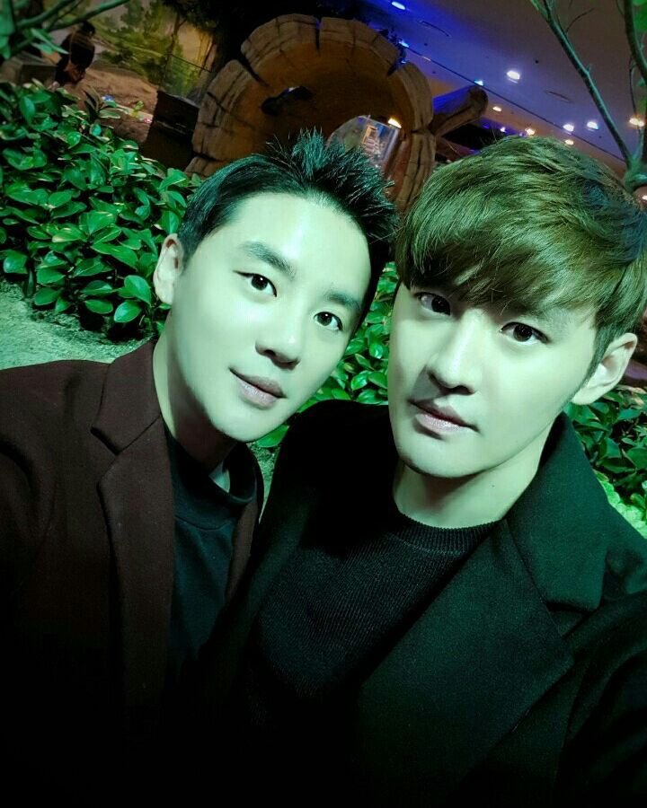 Twin’s birthday🎂 instagram.com/p/Bcr9l9rAT8-/ 
#Happy32ndXIADAY