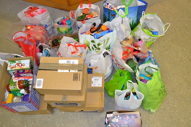 HathershawC's tweet photo. Our donation to @OldhamFoodbank was picked up moments ago. Well done to all those #HACKtivits who got involved, and our @Hath_StudentC for coordinating #TogetherWeSucceed https://t.co/Ct4NOsk9Rb