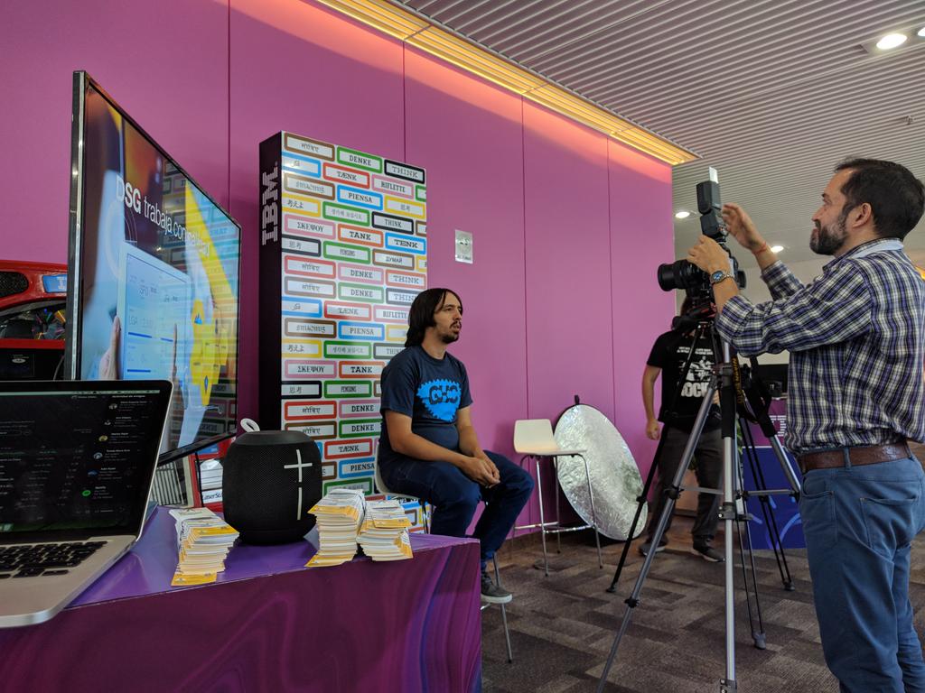 mdifabio's tweet photo. Hoy ayudando a la imagen digital de los IBMers en el site de Catalinas Argentina @IBMArgentina @EmpleosIBMLatam #IBMMSC https://t.co/7ziFzir0sG