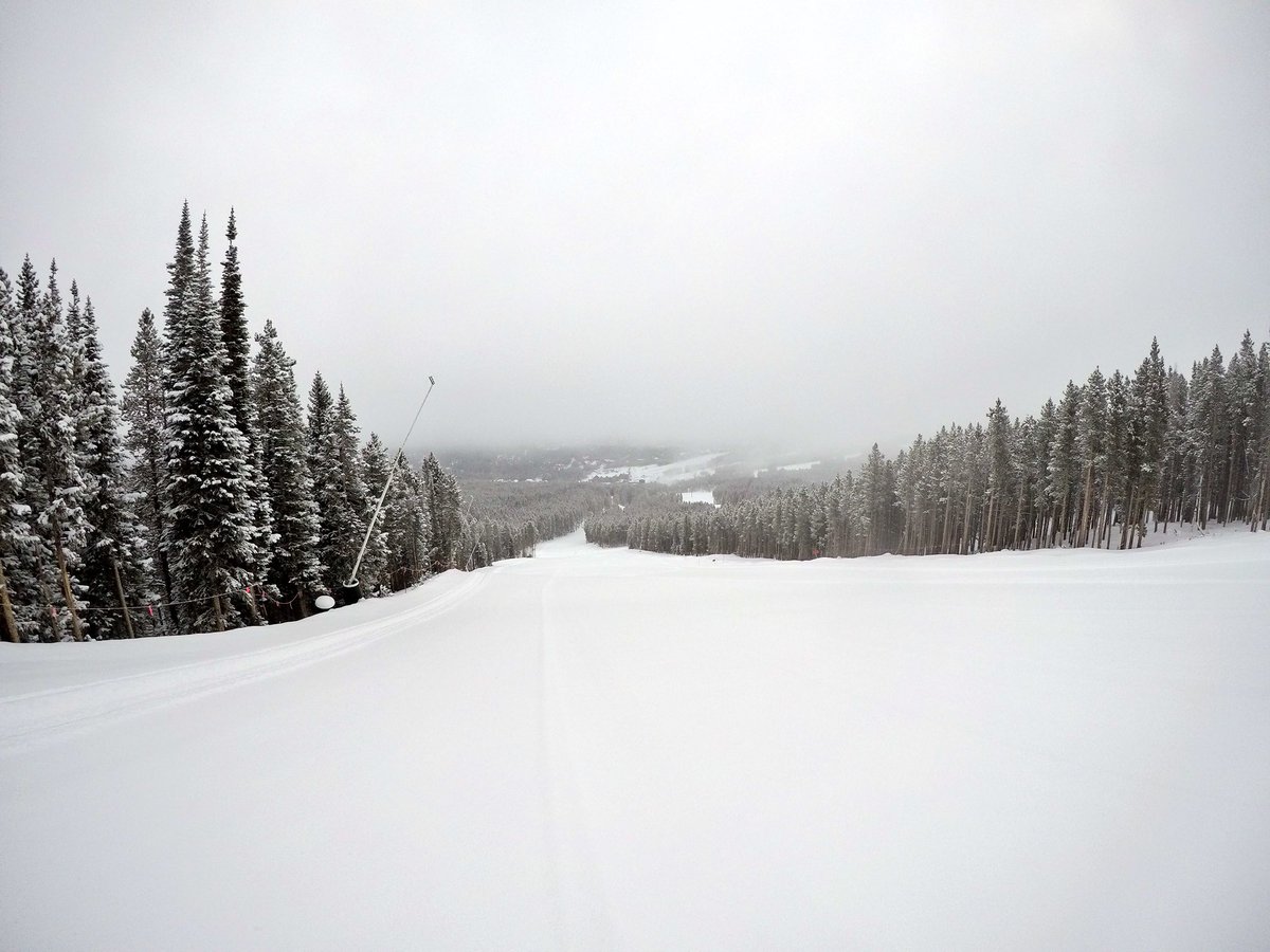 Woo hoo! 6” of fresh #snow and more terrain - you can now ride down to town via 4 O’ Clock run 🚨 #Breck #GoPro