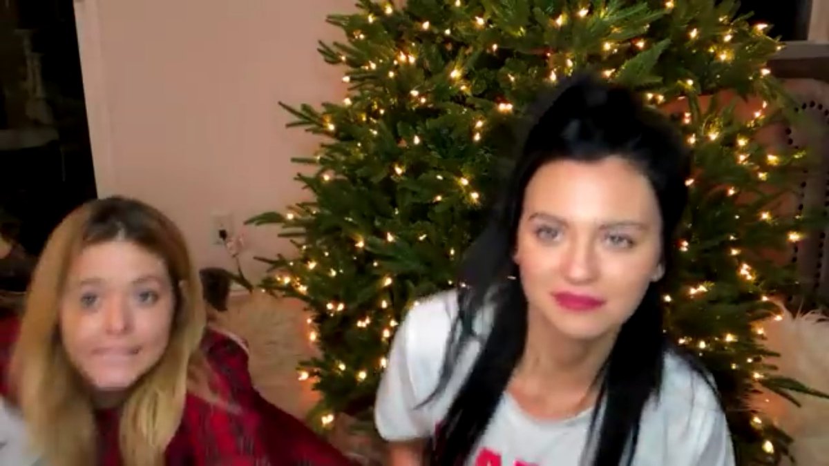 sashay_forever's tweet photo. AMO minha neném ❤
(AMO tirar print dos videos) https://t.co/zjhuHFnJso