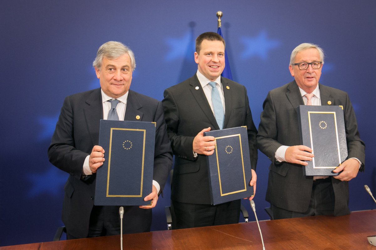 .<a href="/ratasjuri/">Jüri Ratas</a>, <a href="/EP_President/">Roberta Metsola</a> ja <a href="/JunckerEU/">Jean-Claude Juncker</a> kinnitasid Euroopa Liidu järgmise kahe aasta seadusandluse prioriteedid. 

Tähtsamad valdkonnad:
*⃣Turvalisus
*⃣Ränne
*⃣Töökohad, majanduskasv &amp; investeeringud
*⃣Sotsiaalõigused
*⃣Digitaalne ühtne turg
*⃣Energialiit ja kliima