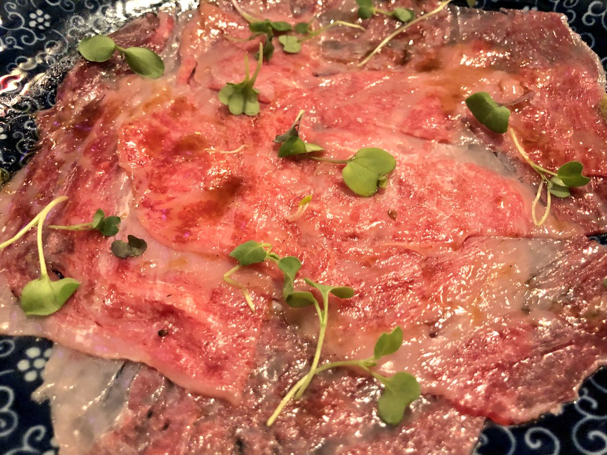 juliaplozano's tweet photo. Un japonés para carnívoros. En #SinatraYa  (Claudio Coello, 41) no hay pescado, solo carne de wagyu. La especialidad sukiyaki. A tener en cuenta 😋😋😋 https://t.co/lf7quynbrr