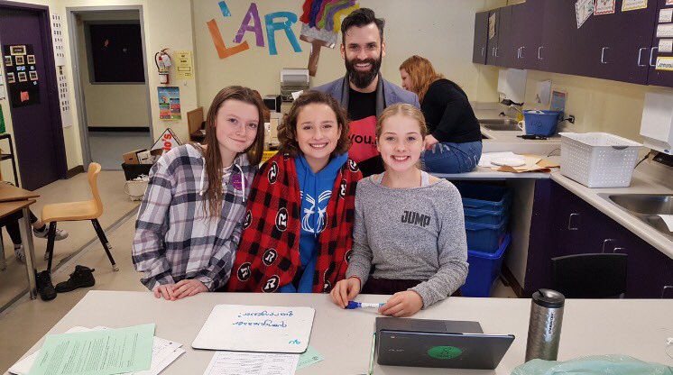 youi_tv's tweet photo. Director of Services Engineering, Jason, joins @GMSGreyhounds for an afternoon of #Hackergal2017 💻 S/O to @thehackergals &amp; @icodeinschool for setting up such an amazing initiative ✌️ https://t.co/vEIt1uf0U1