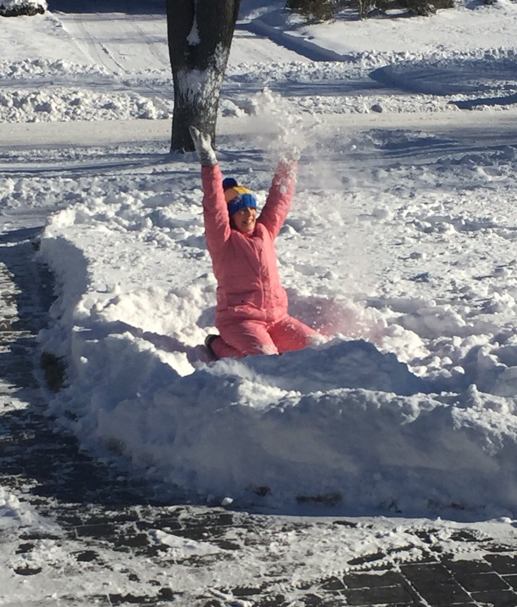 sglasser3's tweet photo. #HawkSnowDay @HamiltonHawks82 https://t.co/ZVtoL7mPJn