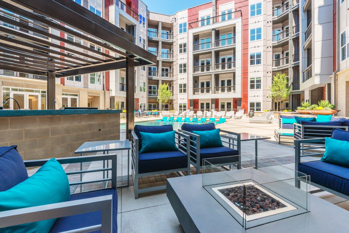 CircaUptown360's tweet photo. Don't let the cool weather keep you from enjoying our outdoor amenities! We have a heated #pool &amp; #firepit to enjoy all #Winter long! #fanofthefinerthings #uptown #CLT https://t.co/Znhzwgafly