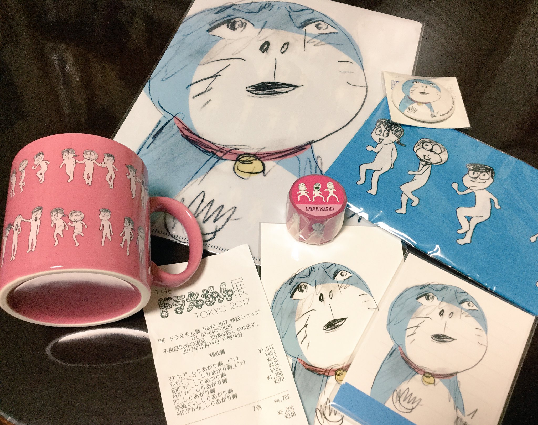 【超レア】THEドラえもん展　しりあがり寿　マグカップ（ピンク） ドラえもん展 しりあがり寿 ブルーマグカップ - メルカリ