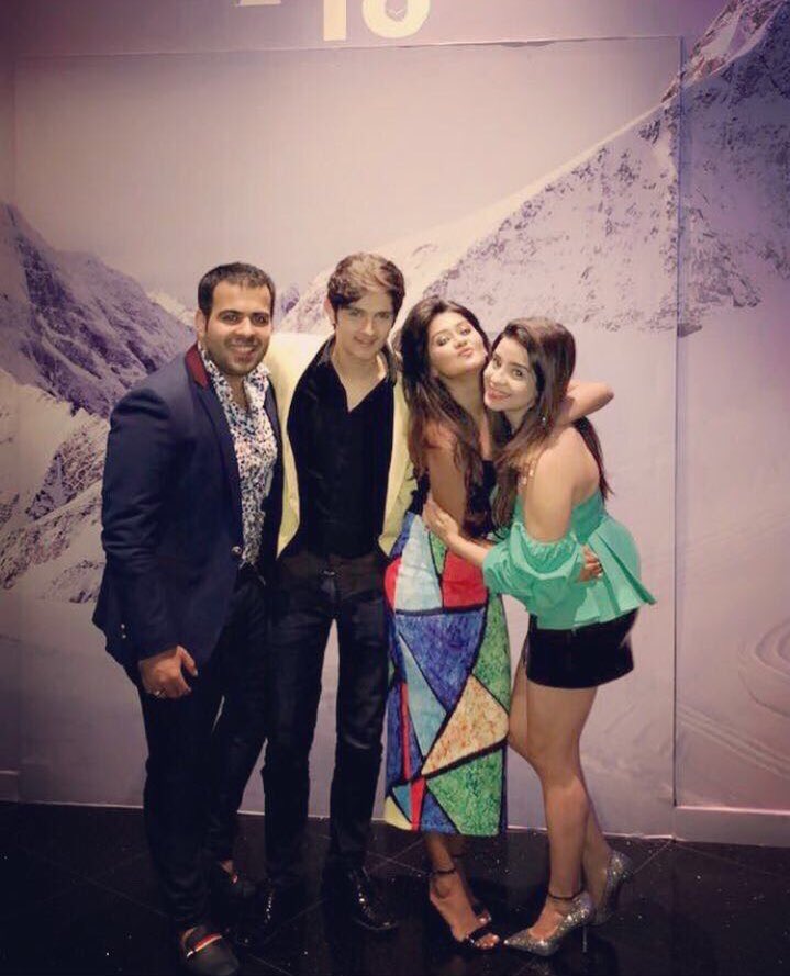 rohan4747's tweet photo. Throwback to the good old times in Dubai ♥️ https://t.co/XeFEpGqfqL