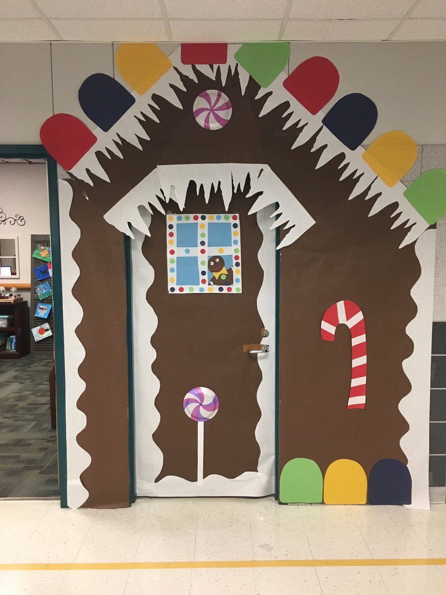 @RCMSbulldogs StuCo door decorating contest is starting to heat up. #ChristmasDoors #teamRCMS #RCISDJoy