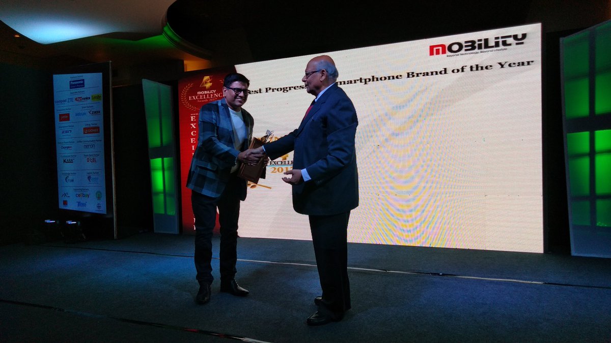 mobilitymag's tweet photo. Mobility India Congratulate Comio for winning Best Progressive Smartphone Brand of the Year: Comio #MEXA2017 @mobilitymag @COMIO_IN https://t.co/UKWlsx9eXH