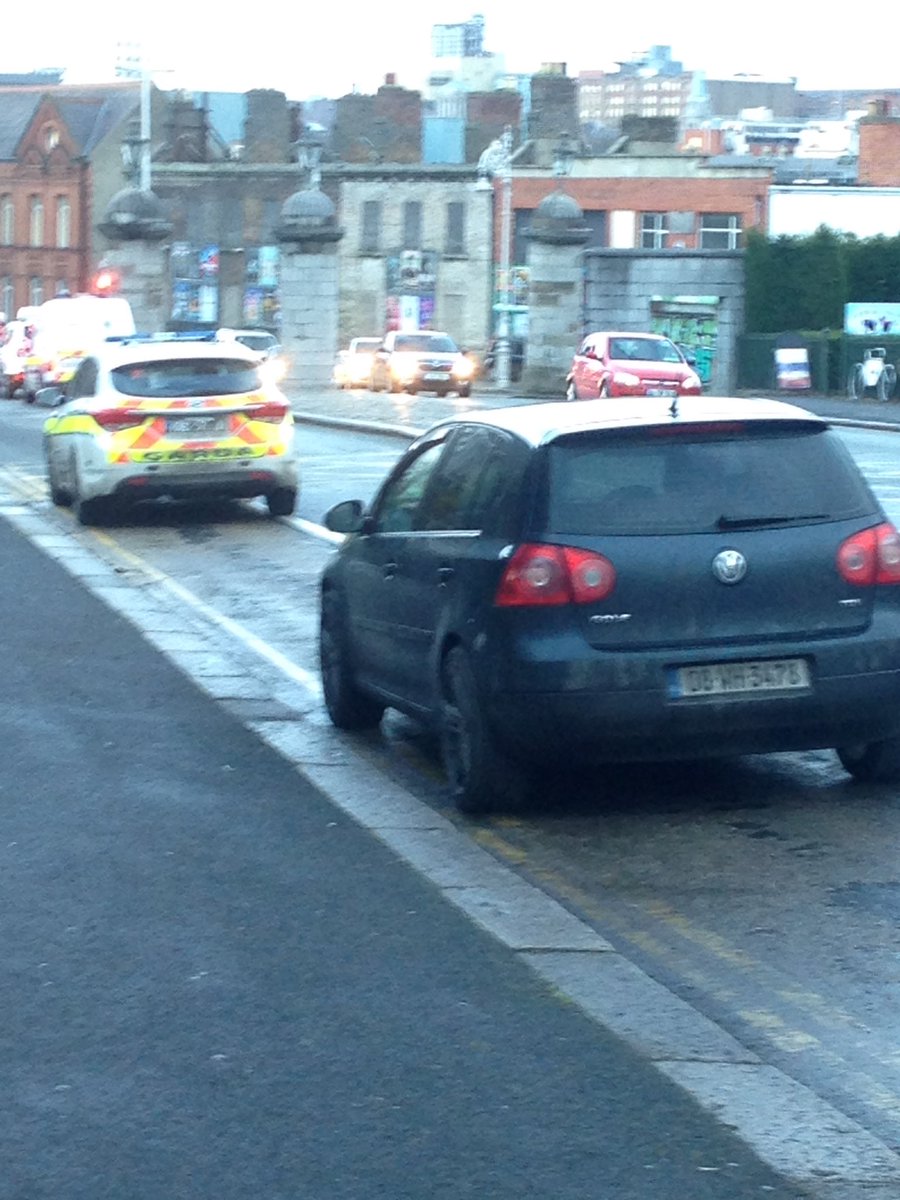 DRBOM1zW4AEBrpC.jpg:medium