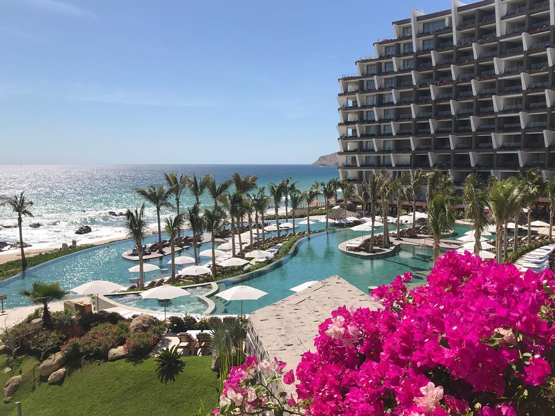 elenadamy's tweet photo. Cannot believe this is an all-inclusive resort here in #CaboSanLucas! GORGEOUS! Sorry to miss the tour, but it looks like #TeamElenaDamy loved @LosCabosGV What's not to love??? #GrandVelas #VelasResorts #CometoCabo https://t.co/pHw3pUDZyl
