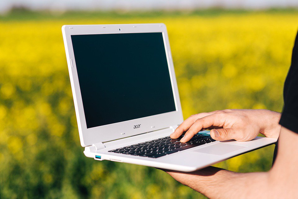 Com6interactive's tweet photo. Qu’est-ce que la conception numérique responsable ? Comment réduire les impacts environnementaux associés à notre usage d’internet ? Le point sur notre blog avec @greenit : https://t.co/k9vtz3riou #ecoconception #TICdurables #environnement #DeveloppementDurable https://t.co/q93aX88fAX