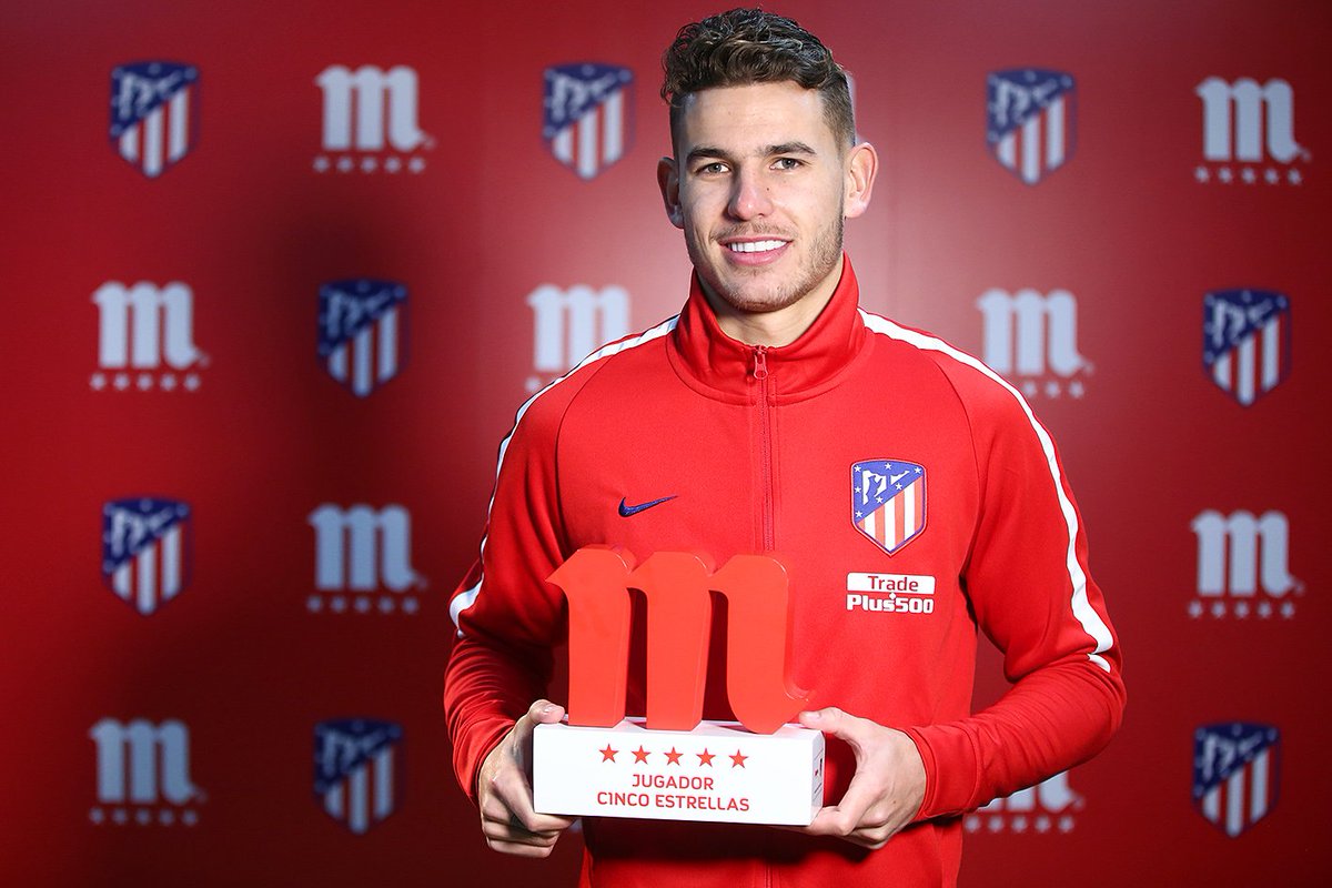 futbolmahou's tweet photo. .@LucasHernandez recibe el trofeo como #Jugador5EstrellasATM del @Atleti en noviembre. ¡Enhorabuena! 🏆 https://t.co/pt5JozqCCa