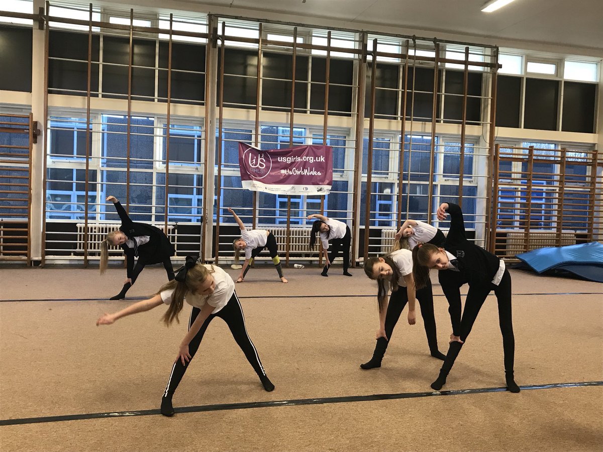 VGAGymnastics's tweet photo. Great to have 21 girls for lunchtime gymnastics today at @lgs_pe @UsGirlsWales @sport_leisure https://t.co/nMcgHdOjhW