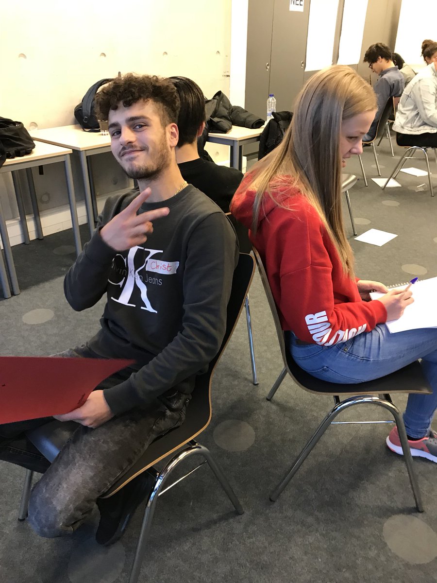 P2P_edu's tweet photo. Vandaag 26 supergemotiveerde 1e jaars studenten van @rocvantwente hun 1e Peer Tutor training gegeven. Het was een feest mede vanwege actieve deelname en input van de studenten. Wordt vervolgd! https://t.co/buwI9vtrLR