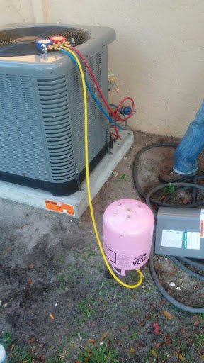 GetMoCool's tweet image. One of our tech's that repaired a leak in copper line, evacuated a/c system, and recharge system refrigerant!
#ac #airconditioning #southflorida #tech #techlife #follow #f4f #like #like4like #cool #Miami #keybiscayne #bocaraton #Thursday
