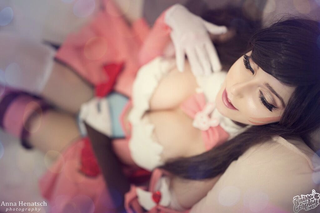 Only 18 hours left to preorder my calendars 2018! Last chance to get the FREE prints that only come with preorders!
Fanservice Calendar: Bathtub photoshoot print 
Cosplay Calendar: Rin Tohsaka print
❤Get it here: anissacosplay.storenvy.com ❤

📸: <a href="/Socke007/">Anna Henatsch</a> 💕💕💕