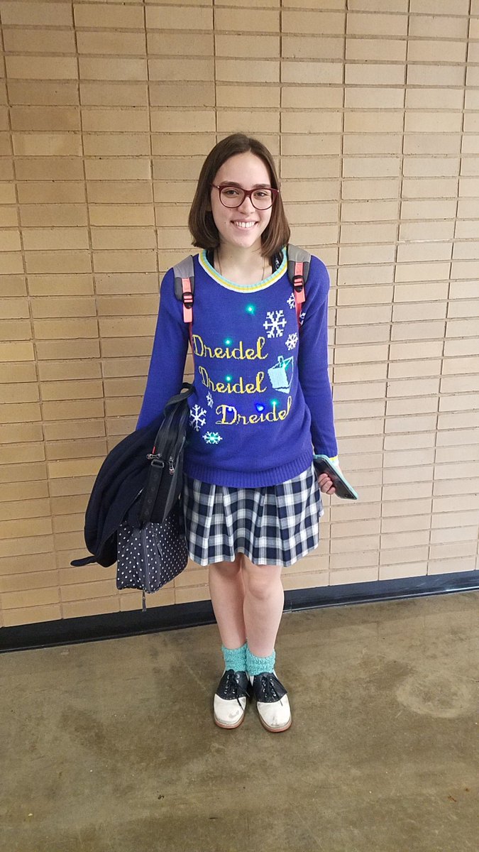 JPIIHS_IntClub's tweet image. Its beginning to look a lot like Christmas! #Tackychristmassweaterday