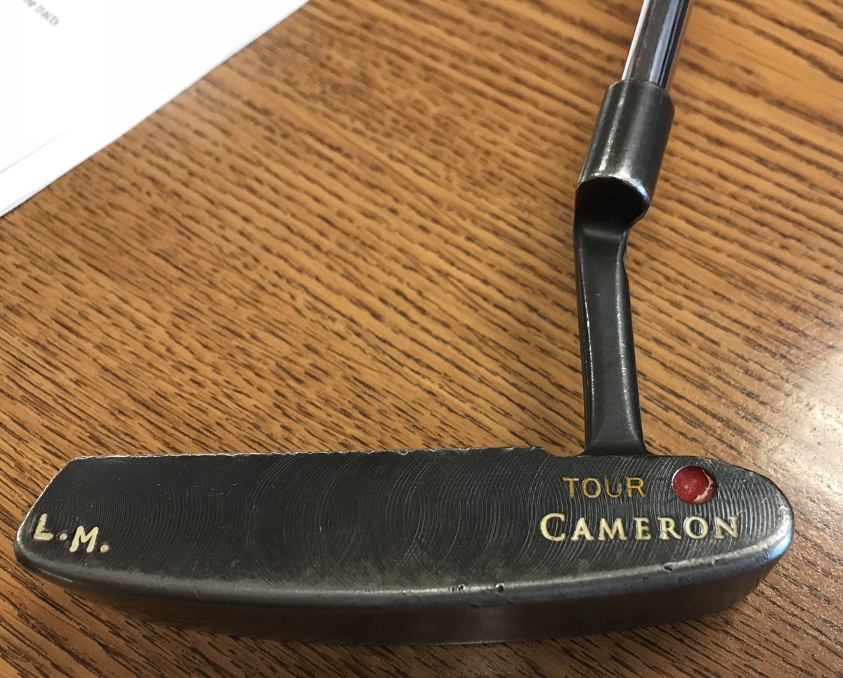vogeygolf's tweet photo. @ScottyCameron #tbt I have a question to ask-this sure looks like your work to make it look like an old Dale Head, right down to the residue white paint in the cavity and shoulders. Like how Karsten painted some of them white to reduce the glare. Or am I imagining? #HandWorked https://t.co/uU8SCnbH1o