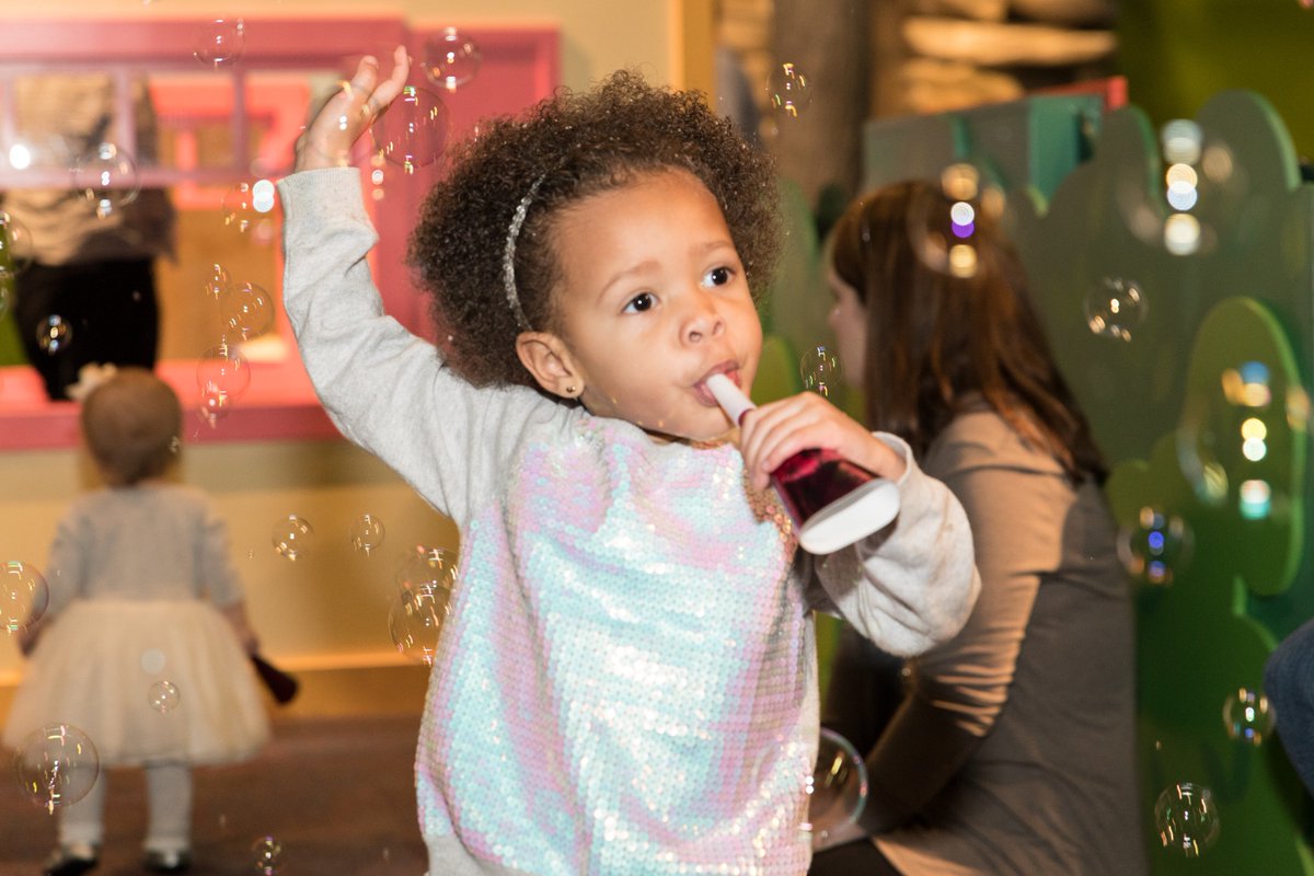 BRAVEprATL's tweet photo. Have little ones who can't stay up 'til midnight to ring in 2018? Register today for @ChildMuseumATL New Year’s #BubbleBash w/ 2 chances to celebrate before dark on 12/31! https://t.co/J7RaiYZ1DW