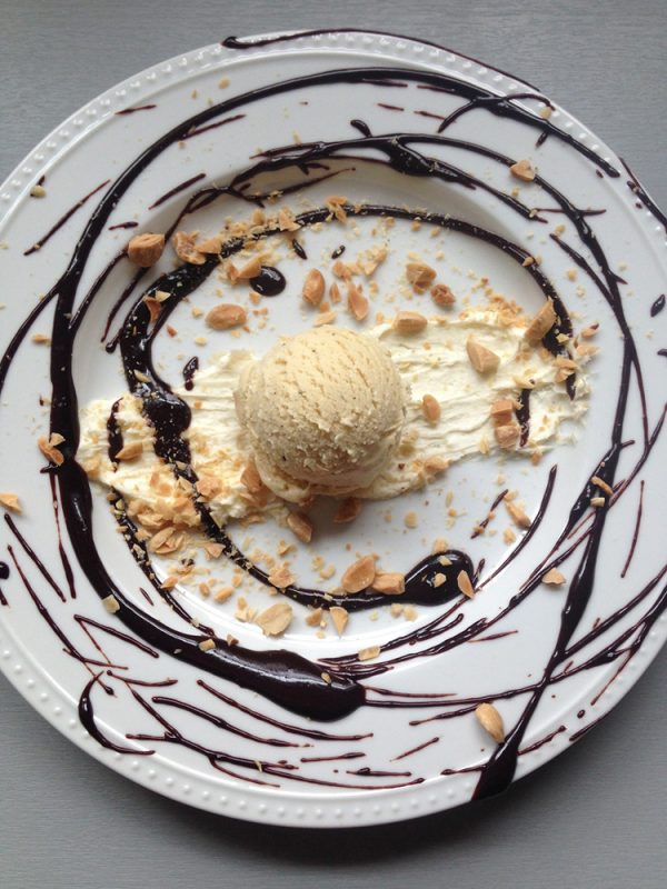 Morgan St Theater uses live performances and storytelling to tell the tales of its inventivly composed ice cream desserts. edibleportland.com/the-wildly-ima…