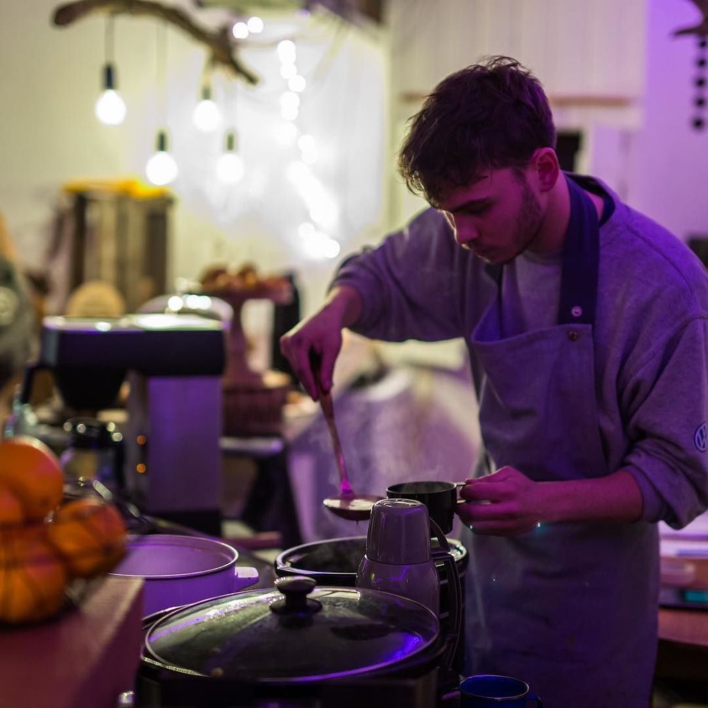 👋 afternoon Leeds!

Arctic Bazaar is OPEN with wide arms, each day until Dec 23rd from 3-11pm. Visit for hot choc, mulled wine, curated marketplace and an outdoor sauna!

Thanks <a href="/welcometoleeds/">Welcome to Leeds</a> for your support on the project and <a href="/proud/">.</a>.fox.creative … ift.tt/2j2YexX