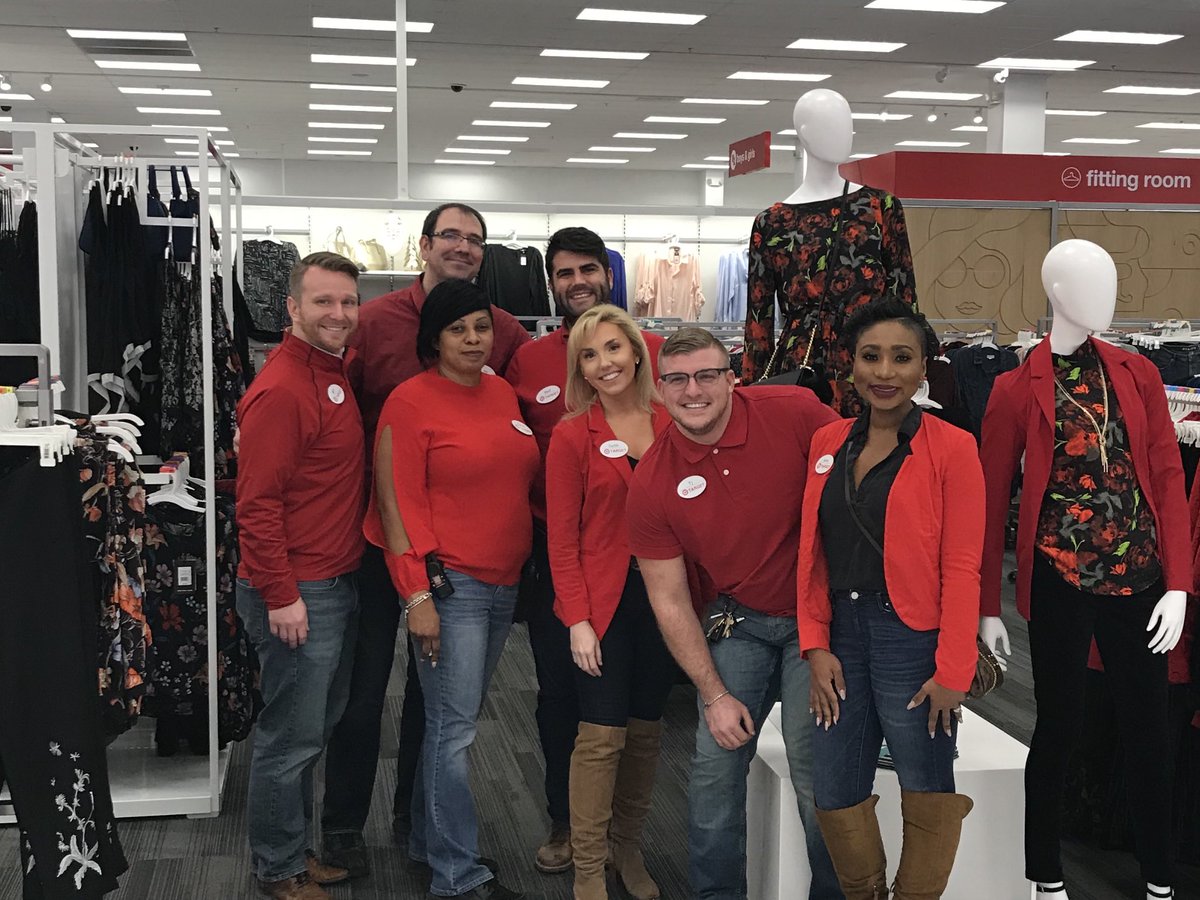 apjeff15's tweet photo. Wow!!! T3235 absolutely rocking Style Standards!!! What an amazing store - thank you team!!! #G495Strong  #winningtheseason #relentless https://t.co/j3M3ZF7tC8
