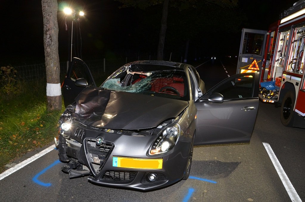 luxembourgize's tweet photo. @redt0mat0 New #CrashNotAccident on road #Bertrange to #Dippach is not the 1st on recent record:
🔴16 December 2016: a woman injured on pedestrian crossing inside Dippach https://t.co/n70bTm9Rtm
⚫️29 September 2015: a man (pedestrian) was killed in a collision https://t.co/F9LG1Qxwft https://t.co/pfWRPrk1vs