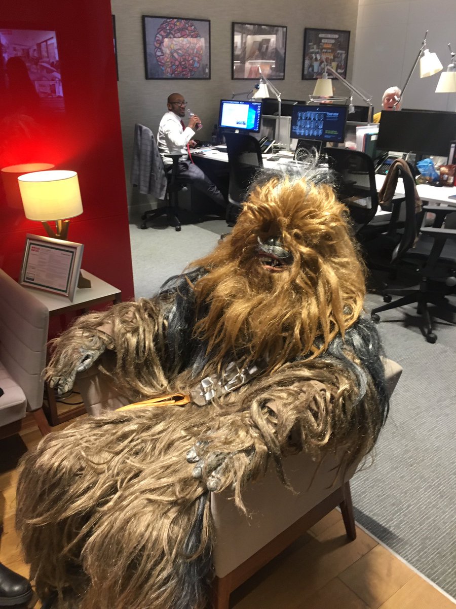 GaryJamesHall's tweet photo. We have international/intergalactic clients at #KnightFrank #starwars #LastJedi https://t.co/vcw5iH6FUV