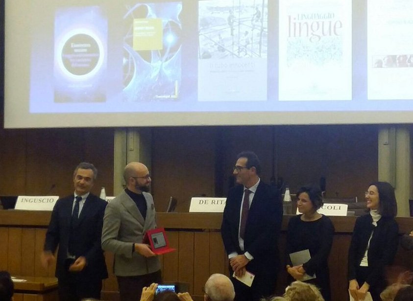 mediainaf's tweet photo. Premio nazionale di #DivulgazioneScientifica: vince Antonio Cerasa con #ExpertBrain. Andrea Cimatti primo per la fisica. Targa speciale a Stefano @stefacrono e @AstroSamantha https://t.co/fAjXR4DXiX @Caroccieditore @AngeliEdizioni @LaFeltrinelli https://t.co/PXNLYM1MyC