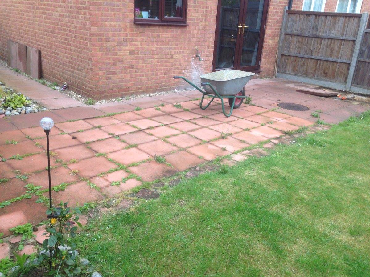 DelasPM's tweet photo. Transforming an old unloved #patio can really make your #garden look anew! https://t.co/WxfVdcMx6g #HomeImprovement #GardenDIY https://t.co/okBmHSMeGG