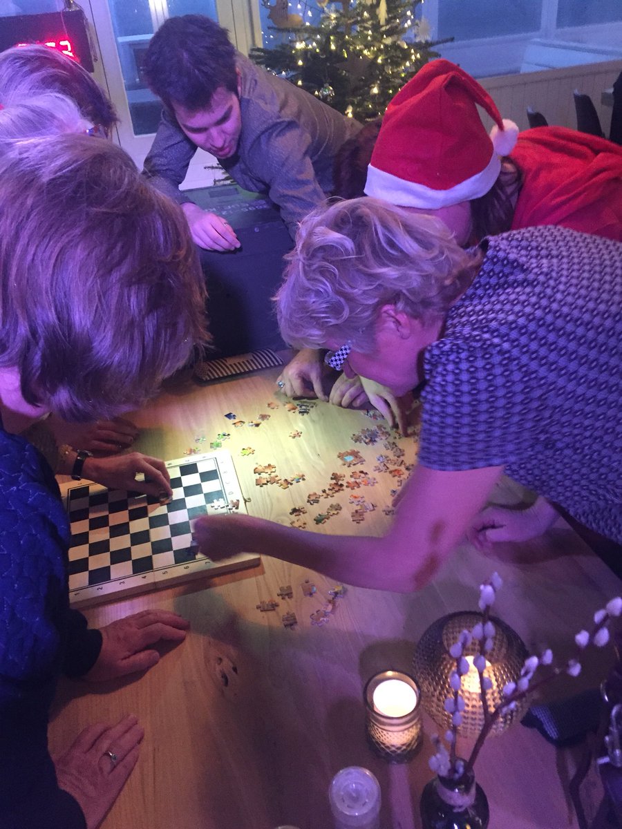 STvanbijleveld's tweet photo. Puzzelen voor het diner bij regio uitje R&amp;A NW van @KonVisio https://t.co/3OiKEPjONE