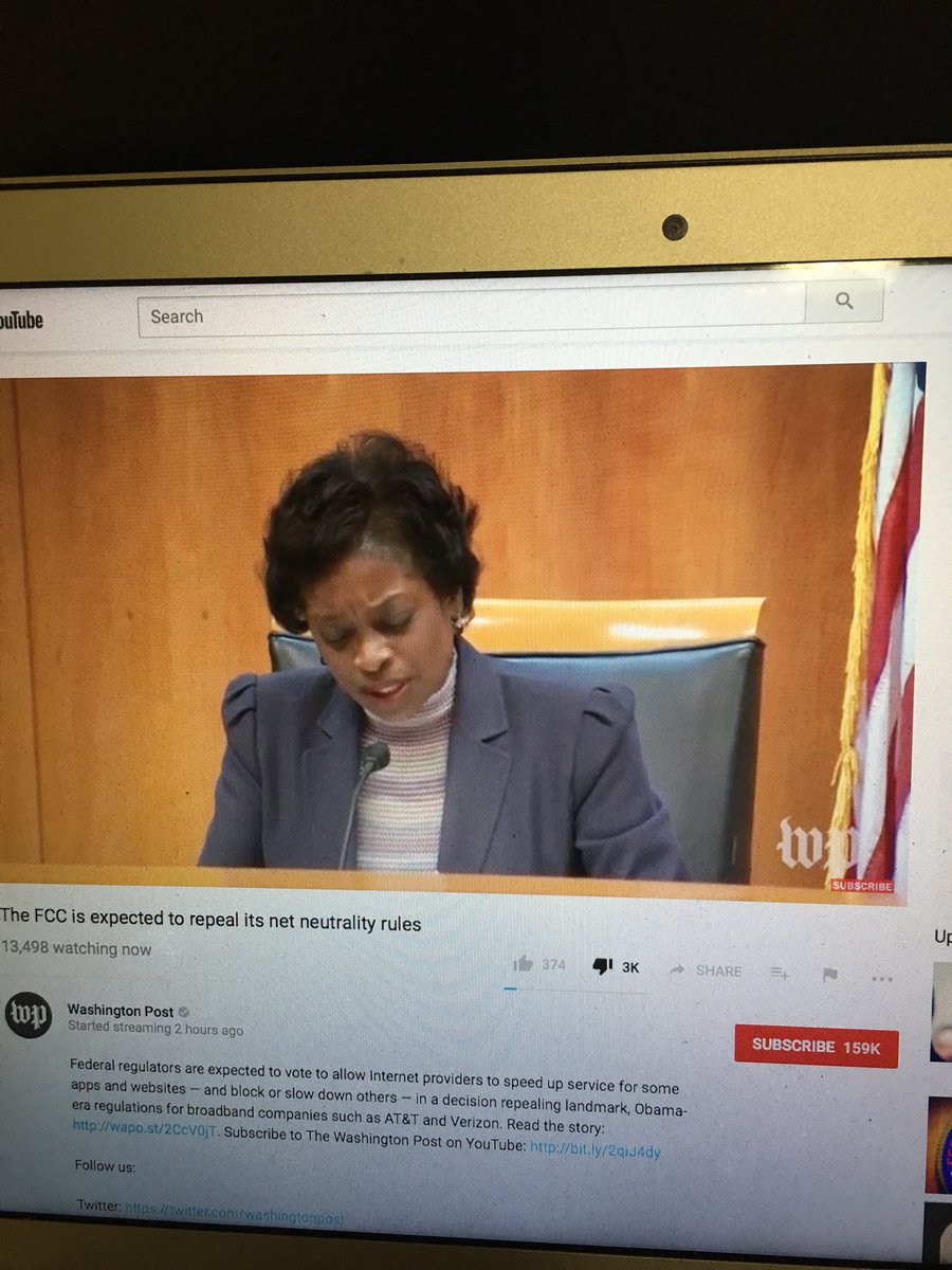 StevenEHernanP's tweet photo. "We're handing the keys to the internet over to a handful of multi billion dollar corporations"

Finally someone is speaking sense
#NetNeutality vote https://t.co/5s2xP9u0kv