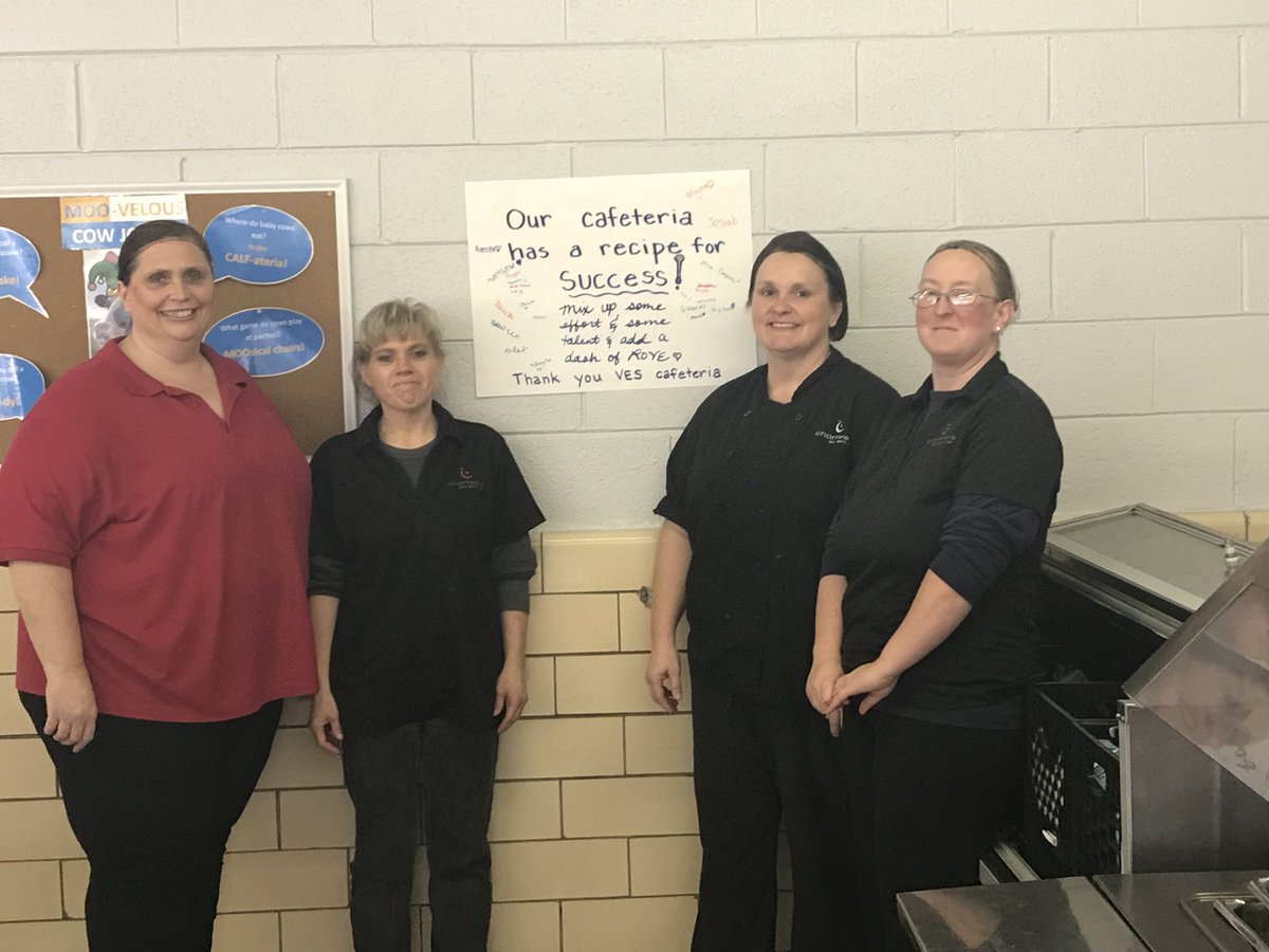 angehensley's tweet photo. @BurkeCoSchools Students at Valdese Elementary show appreciation for their Cafe staff. https://t.co/lOt4VJK6vk