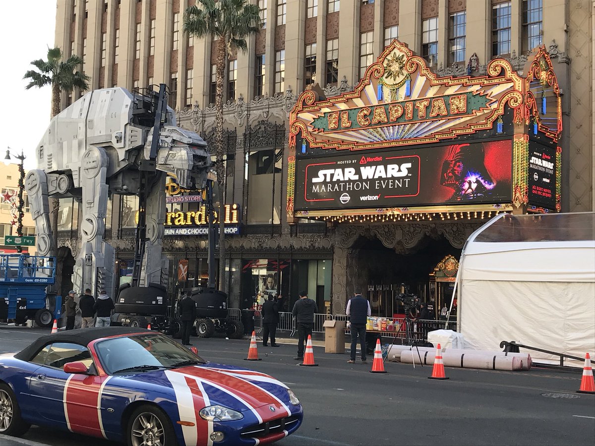 #firstorder got a prime parking spot at the <a href="/ElCapitanThtre/">The El Capitan Theatre</a>  Star Wars marathon! #thelastjedi