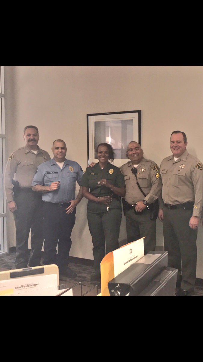 CERLASD's tweet image. #Congratulations to #Jailer Evans and #LawEnforcementTech Jimenez for their amazing work and dedication to #LASD.... We Celebrate 20 years of service with them today 😃🤗😃