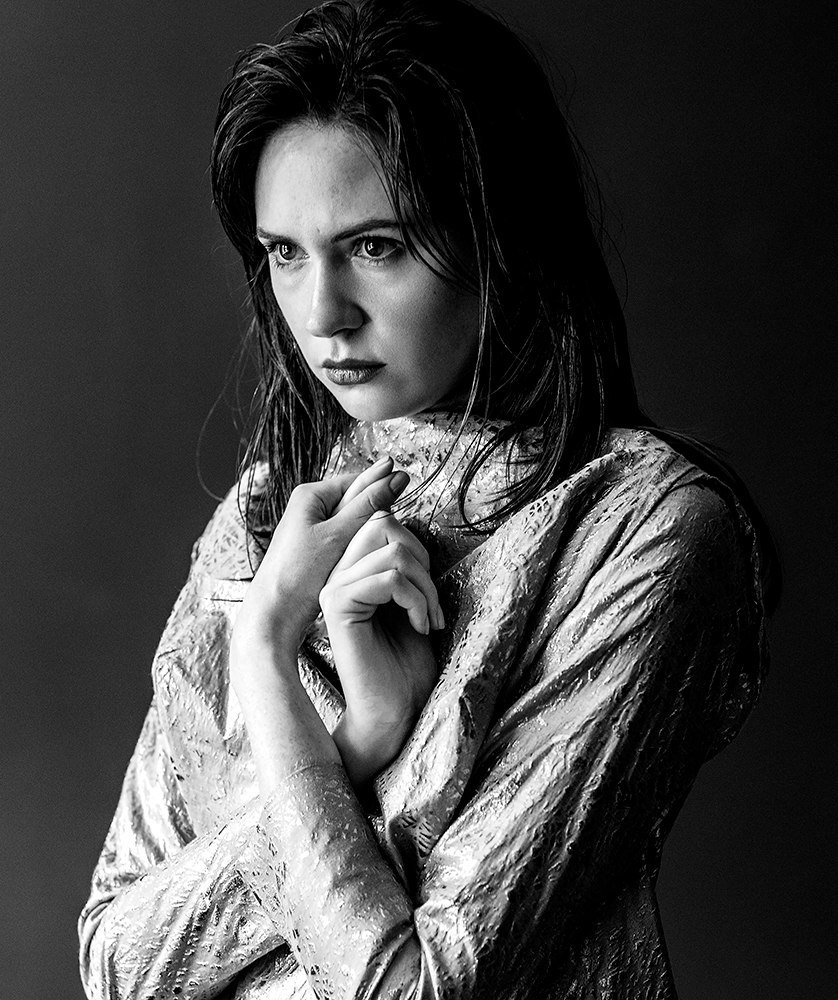 Avengers: Engame Nebula actress Karen Gillan in Louis Vuitton photographed  by Annelise Phillips for W Magazine, May 2018 – @ms-mandy-m on Tumblr, image size:838x1000