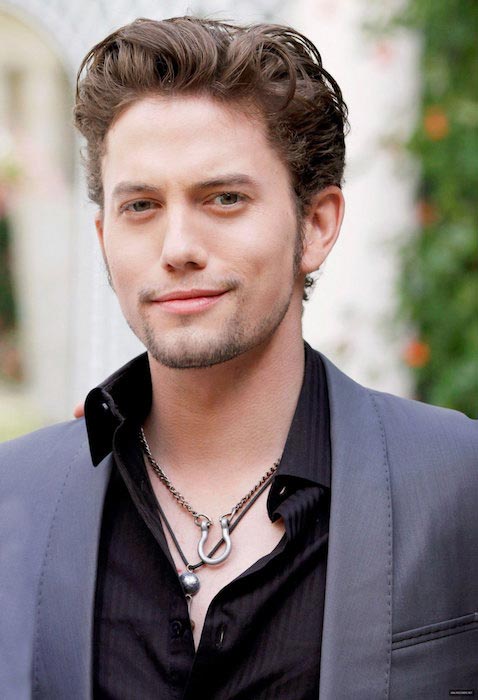 Happy Yappy birthday to Jackson Rathbone !!      