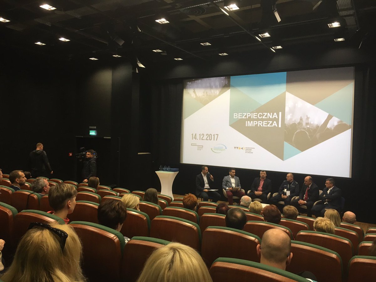 agencjacumulus's tweet photo. 7P eventów: product, price, place, promotion, people, process i #PR to strategiczne zadania organizatora imprez - przekonuje dziś #Cumulus. https://t.co/oKUFZKYWD6