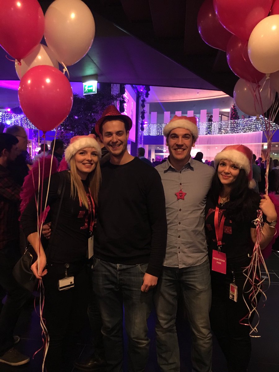 alexluyken's tweet photo. Philipp und Claudio wurden magentafiziert 👌

Denn #magentaverbindet (#telekomwall) https://t.co/CTwdlW712r