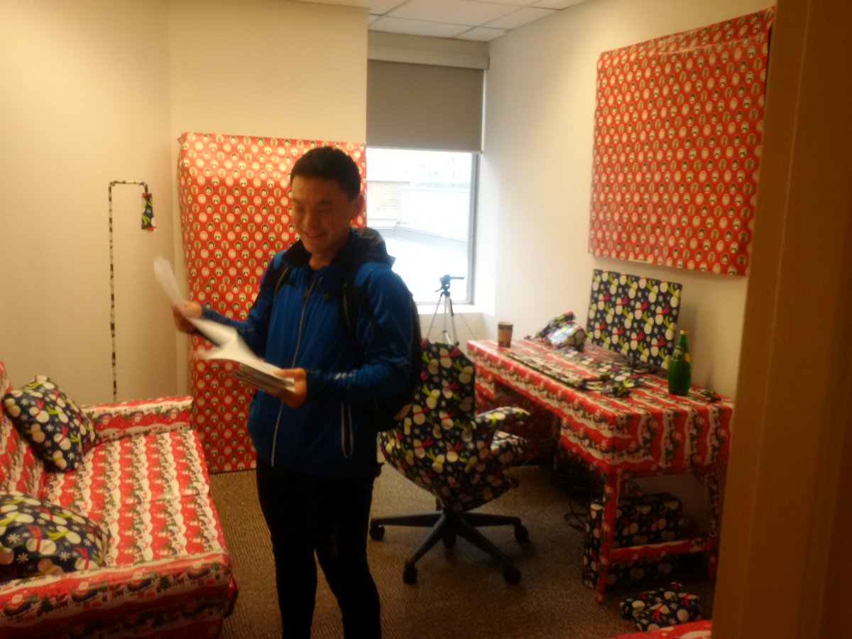Derek_Leong_RPh's tweet photo. Christmas came early for @Pete_Wu this year! #FunRounds https://t.co/uNDQMf6kCA