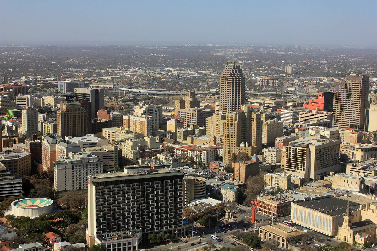 SouthStarLand's tweet photo. The #SanAntonio housing market is strong and shows no signs of cooling. See how @BuilderBoost has recognized Mission Del Lago as a positive sign of #RealEstateTrends to come!  https://t.co/ooNCv1d0Up https://t.co/2l6MzJctg5